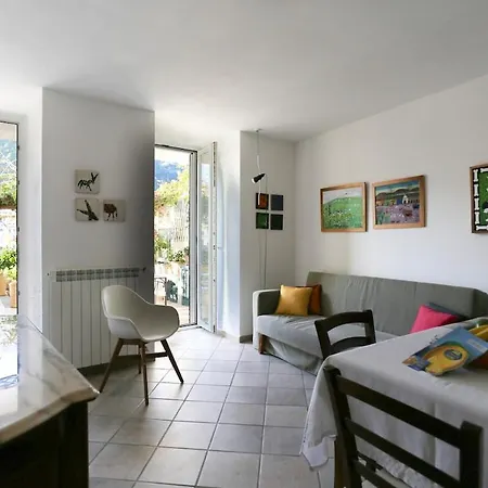La Casetta - Breathtaking View & Total Relaxation Апартаменты *